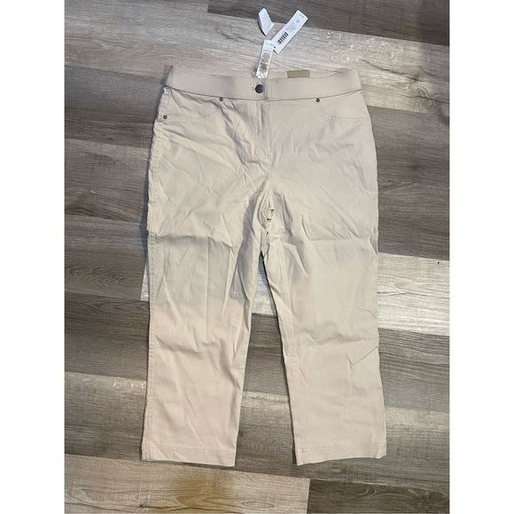 Chico's NWT Perfect Soft Stretch Capri Crop Taupe, Sz 0 (US 4), MP $55 - Picture 6 of 11